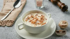 Zupa z serkiem topionym, którą uwielbiają nawet dzieci: robię ją, gdy w lodówce są pustki