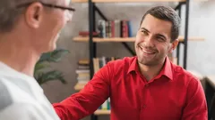 Psychologia tonu: dlaczego ludzie oceniają twój głos, zanim usłyszą twoje słowa