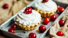 Idealny do tortów i rurek: przepis na najsmaczniejszy krem białkowy