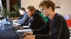 Zawody, które nie znikną: jak będzie wyglądał rynek pracy po 2030 roku