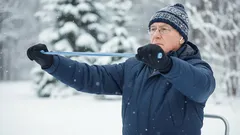 Tylko 15 minut dziennie i twoje stawy ożyją: najlepsze ćwiczenia dla osób po 60. roku życia