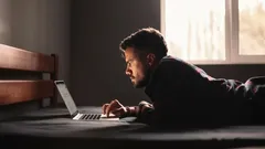 Nie z dobrego życia: jak polyworking stał się trendem i jak może zaszkodzić